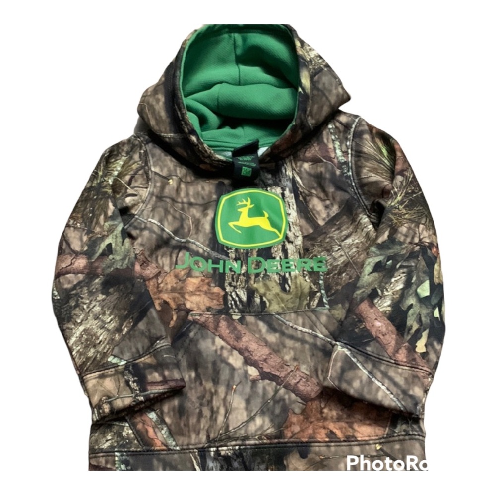 Boy’s John Deere hoodie EUC like new!